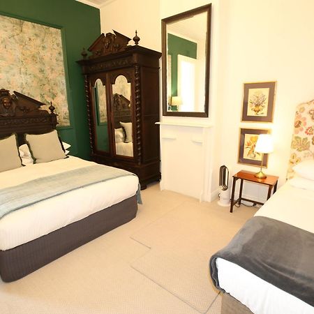 Victoria And Albert Guesthouse Bagian luar foto