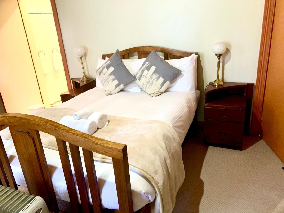 Victoria And Albert Guesthouse Bagian luar foto