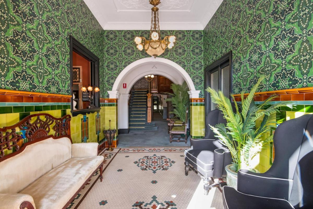 Victoria And Albert Guesthouse Bagian luar foto