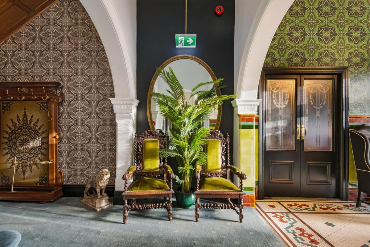 Victoria And Albert Guesthouse Bagian luar foto