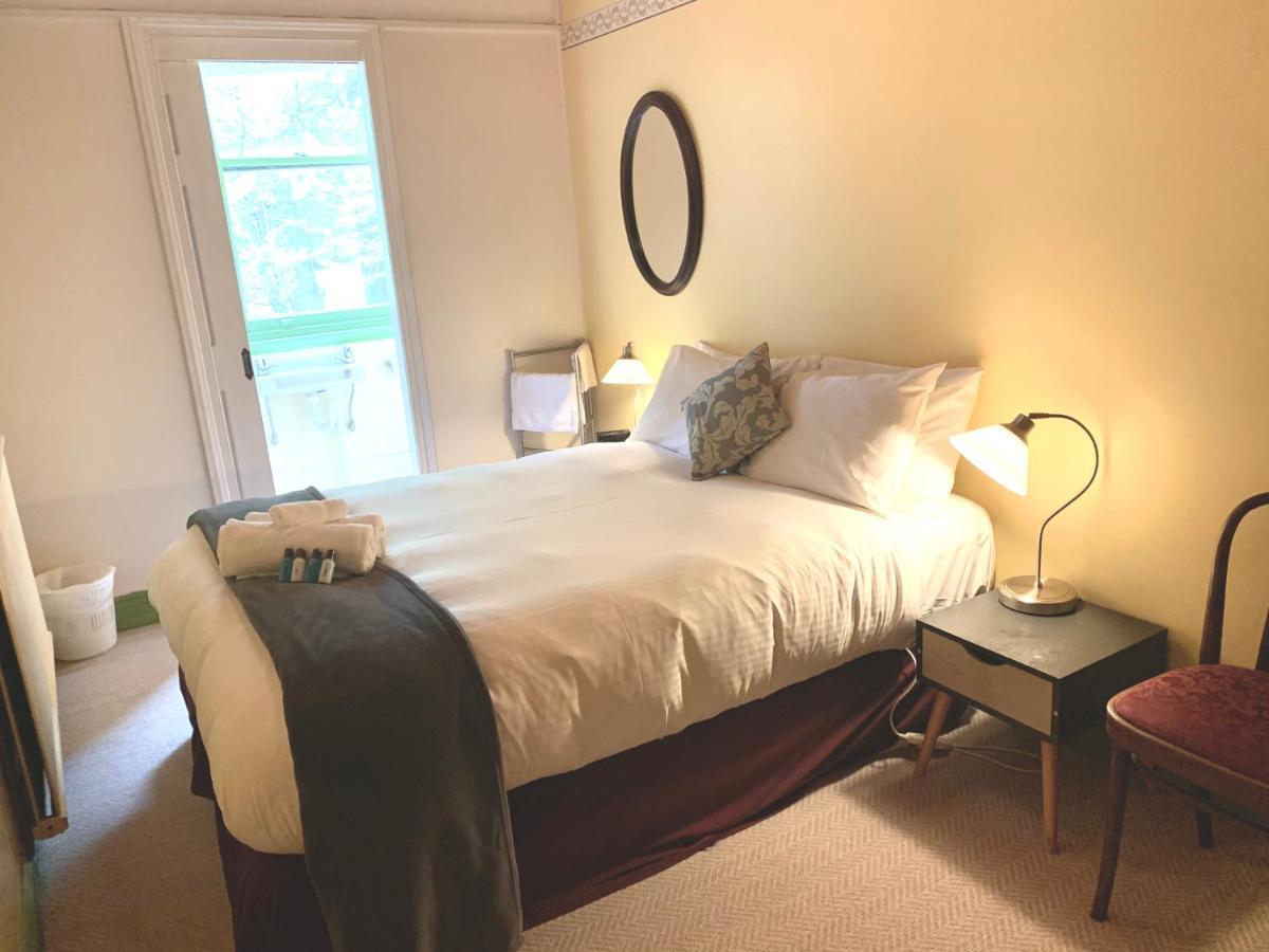 Victoria And Albert Guesthouse Bagian luar foto